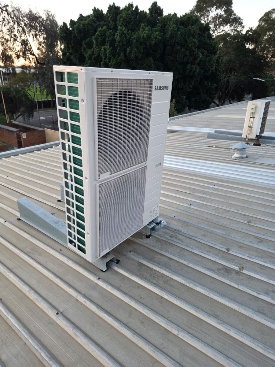 Samsung commercial outdoor unit on roof